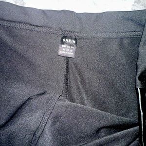 Maternity leggings with leather on the side